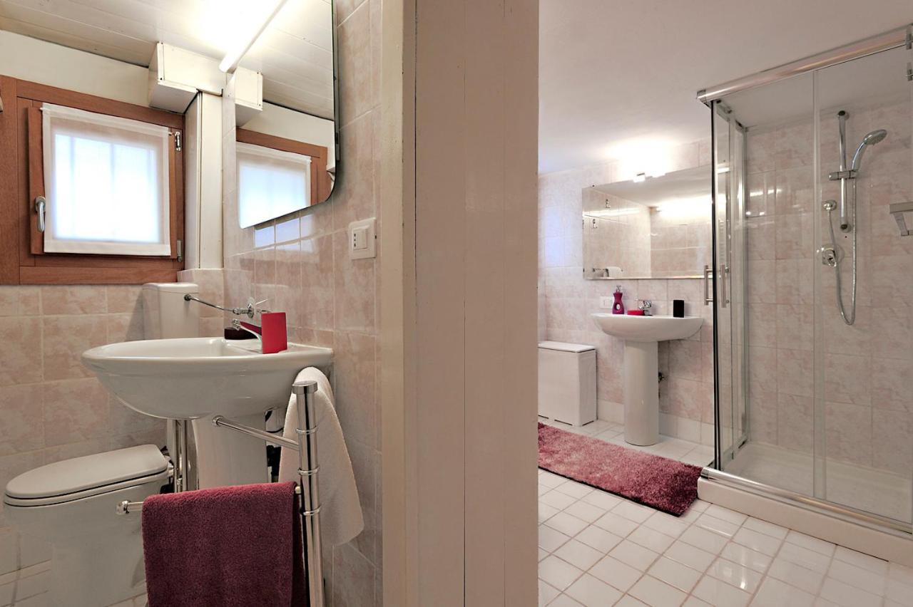 Rialto Deluxe Apartments Венеція Екстер'єр фото